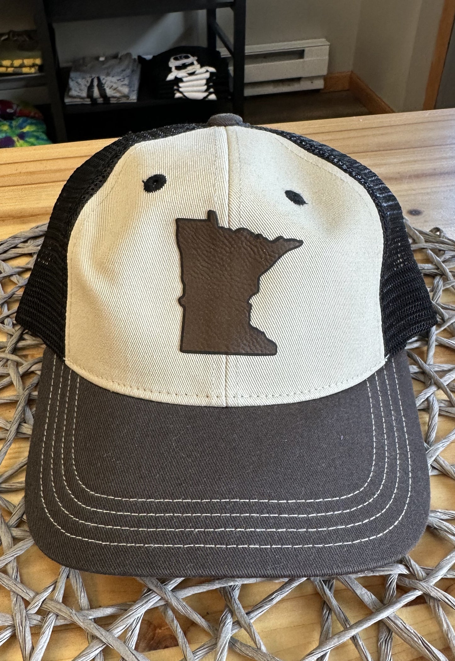 Structured MN Hat